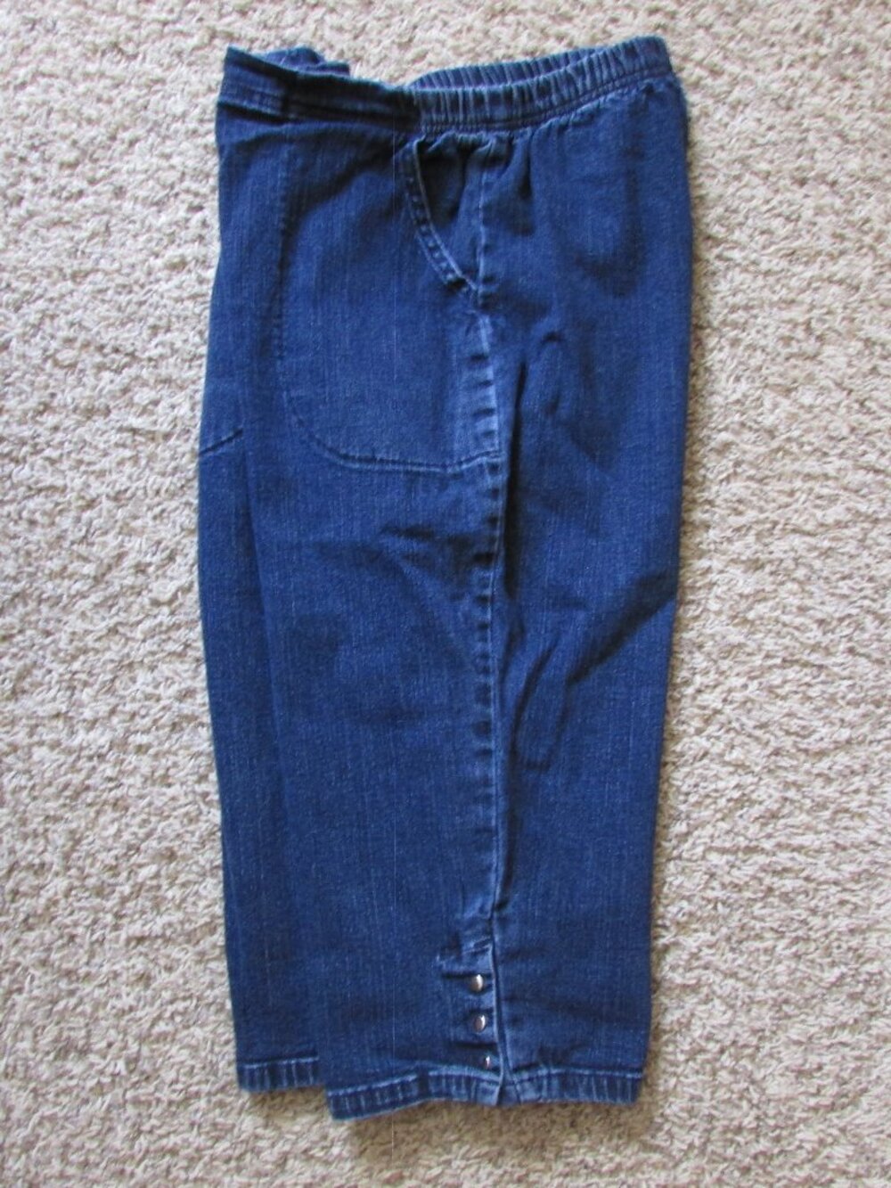 Croft & Barrow 14 P Dark Blue Denim Pull On Capri Pants Snap Cuffs Pkts